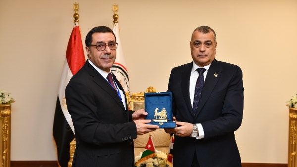 في ختام فاعليات اليوم الأول من معرض "EDEX 2025".. وزير الدولة للإنتاج الحربي يستقبل رئيس هيئة مديري المركز الأردني للتصميم والتطوير