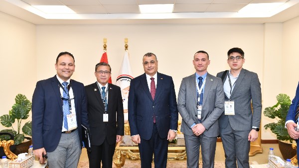 لقاءات مع ممثلي وفود رسمية من السعودية والعراق والفلبين بمعرض “EDEX 2025”..وزير الدولة للإنتاج الحربي يستعرض قدرات الشركات التابعة 