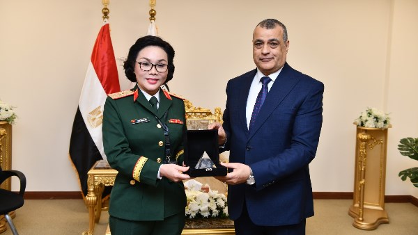 وزير الدولة للإنتاج الحربي يستقبل ممثلي وزارة الدفاع الفيتنامية لبحث أوجه التعاون المشترك 