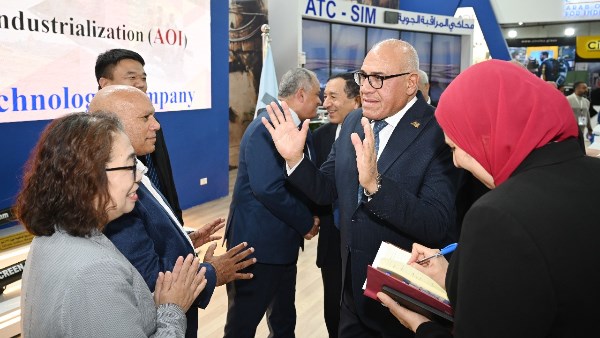 الهيئة العربية للتصنيع توقع مذكرة للتفاهم مع كبري الشركات الصينية في مجال توطين تكنولوجيا الصناعات الدفاعية.