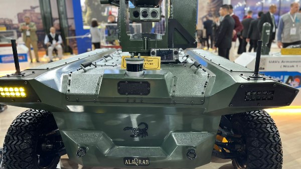  أول مسيرة أرضية "العقرب"