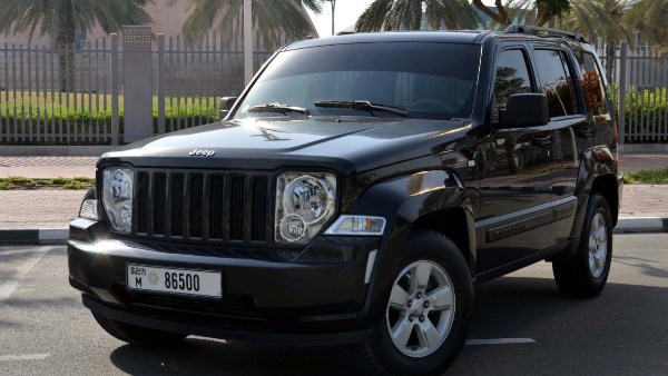 جيب شيروكى موديل 2008