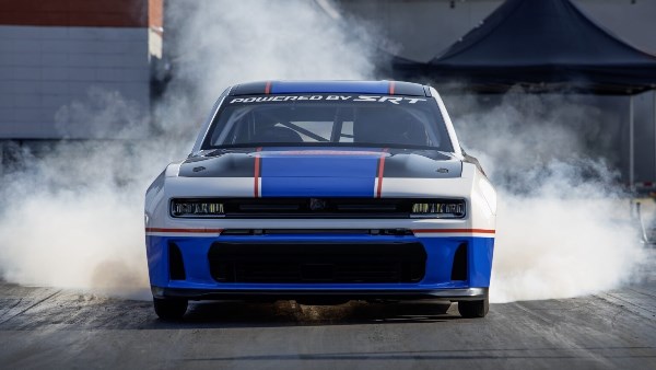 دودج Hellephant A30 بقوة 1000 حصان 