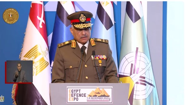 الفريق أول عبد المجيد صقر القائد العام للقوات المسلحة