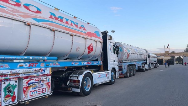 قافلة زاد العزة الـ90 تحمل 8000 طن من المساعدات الإنسانية العاجلة إلى غزة قافلة زاد العزة الـ90 تحمل 8000 طن من المساعدات الإنسانية العاجلة إلى غزة