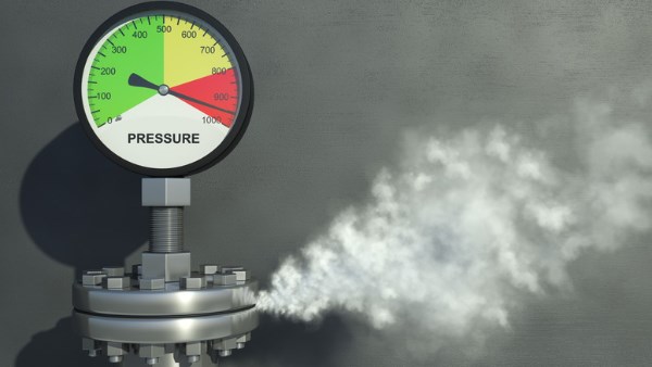 صديق الضحايا يكشف تفاصيل تسريب الغاز الذي أنهى حياة ثلاثة شباب