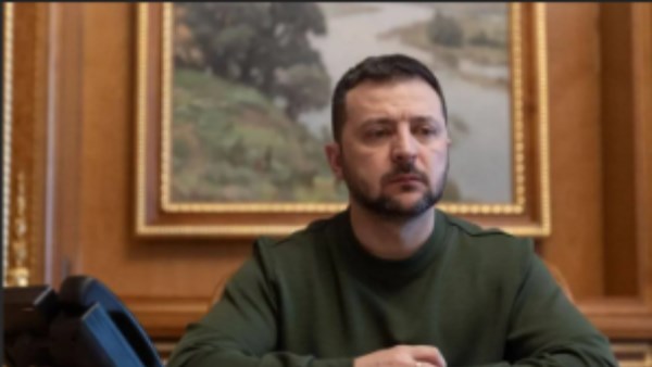 خطوط حمراء لا تمس| زيلينسكي يوضح موقفه من خطة السلام مع روسيا.. تفاصيل 