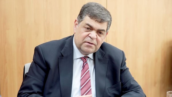  النائب أشرف حاتم، رئيس لجنة الصحة بمجلس النواب 