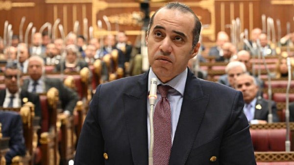  المستشار محمود فوزي وزير الشؤون النيابية والقانونية والتواصل السياسي