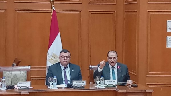 .بدء اجتماع إسكان الشيوخ بحضور وزير الإسكان لمناقشة خطة عمل الوزارة