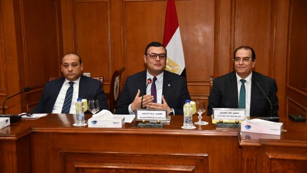 اجتماع لجنة الإسكان بمجلس الشيوخ بحضور وزير الإسكان