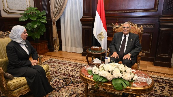 رئيس الشيوخ يبحث مع سفيرة البحرين تعزيز التعاون البرلماني المشترك رئيس الشيوخ يبحث مع سفيرة البحرين تعزيز التعاون البرلماني المشترك