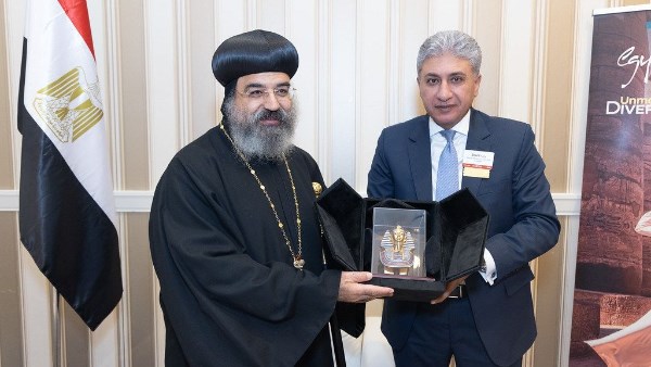 وزير السياحة والآثار 