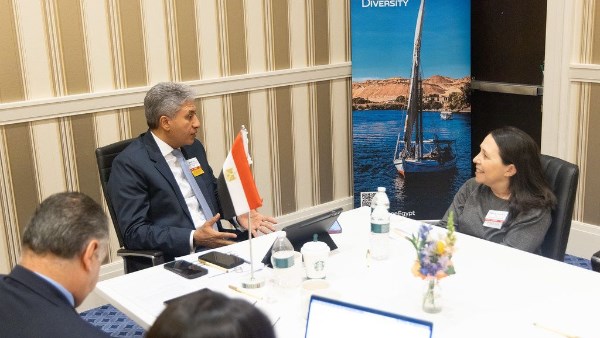 وزير السياحة والآثار 