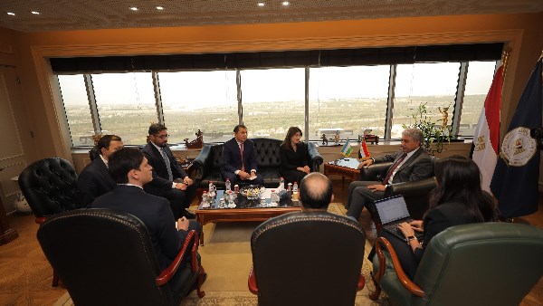 وزير السياحة والآثار 