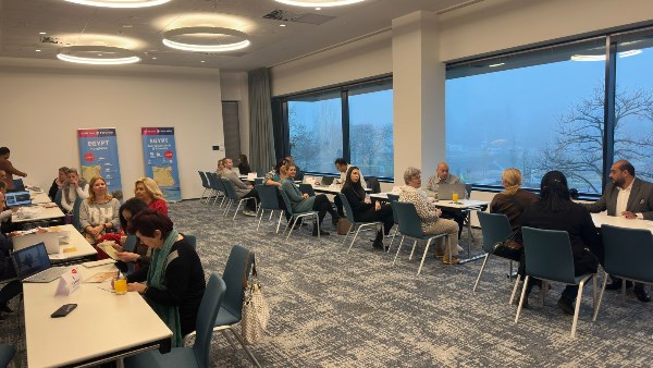 قافلة سياحية بعدد من المدن بدولة التشيك 