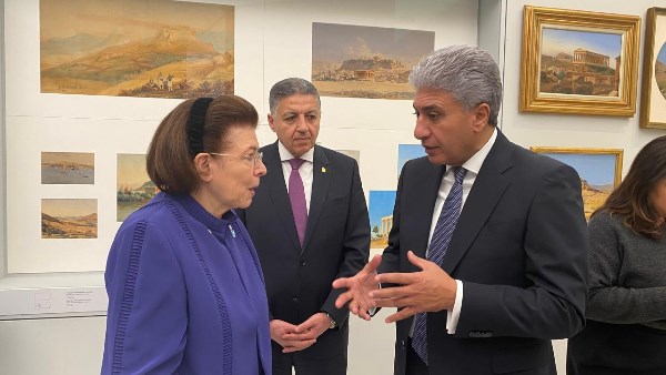 وزير السياحة والآثار 