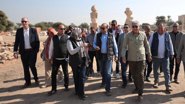 وزير السياحة والآثار 