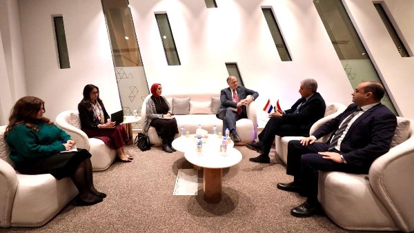 وزير السياحة والآثار 