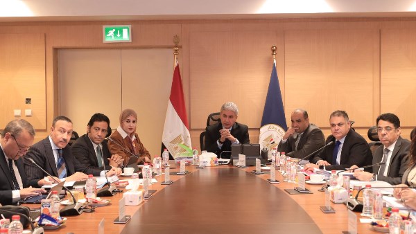 وزير السياحة والآثار 