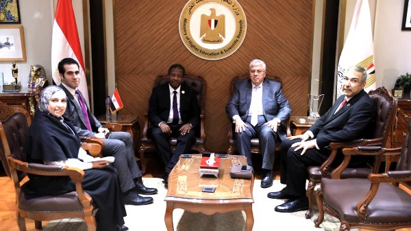 وزير التعليم العالي 