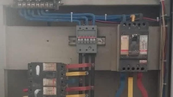 جانب من اعمال الصيانه