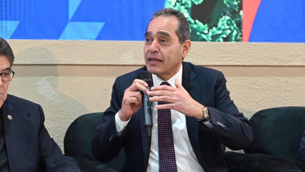 خالد أبو المكارم: قطاع الكيماويات يستهدف 9.5 مليار دولار صادرات في 2025 خالد أبو المكارم: قطاع الكيماويات يستهدف 9.5 مليار دولار صادرات في 2025