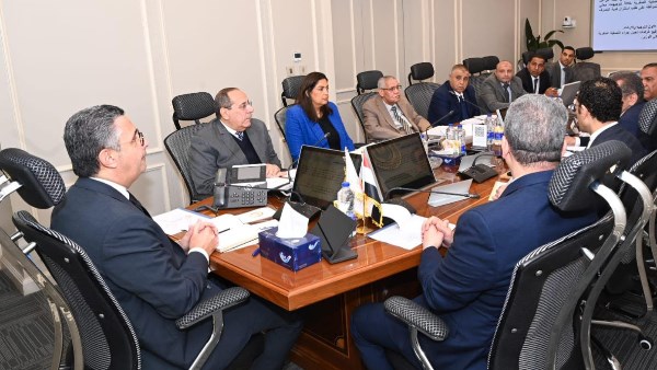 وزير التموين يعقد اجتماعًا مع الرؤساء التنفيذيين لشركات المطاحن