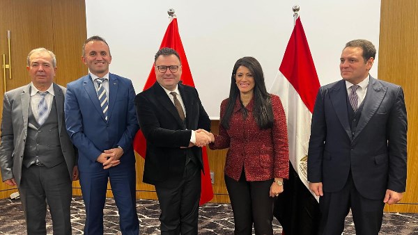 جانب من المباحثات