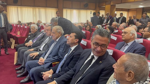 عدد من الوزراء 