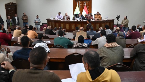 جانب من المزايدة