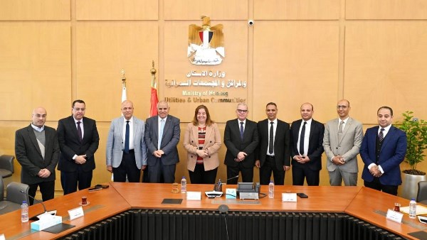 وزير الإسكان 