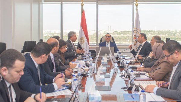 ثلاث وزارات يناقشون آليات تعزيز الاستثمار في قطاع السياحة ثلاث وزارات يناقشون آليات تعزيز الاستثمار في قطاع السياحة