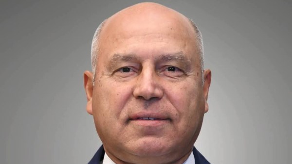 وزير الصناعة