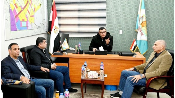 وزير الإسكان يعقد اجتماعا بـ سفنكس الجديدة لاستعراض موقف المشروعات بالمدينة