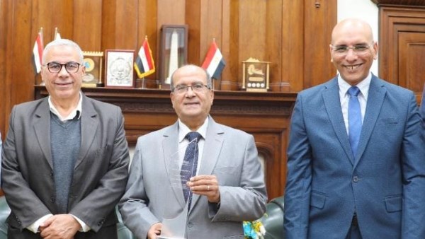 رئيس الشركة القابضة لمياه الشرب 