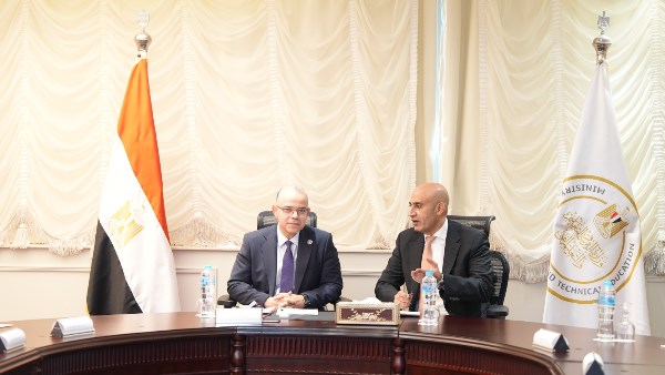 وزير التربية والتعليم ورئيس الرقابة المالية 