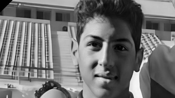 يوسف محمد لاعب نادي الزهور 