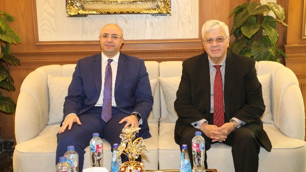 وزير التعليم العالي ومحافظ بني سويف يبحثان تطوير التعليم بالمعاهد العليا وزير التعليم العالي ومحافظ بني سويف يبحثان تطوير التعليم بالمعاهد العليا