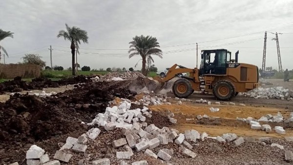 إزالة التعديات على الأراضي الزراعية 