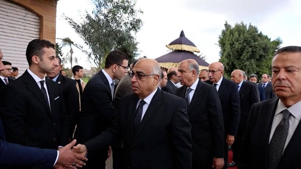 وزير العدل ورئيس مجلس القضاء الأعلى ومحافظ المنيا يقدمون واجب العزاء لأسر ضحايا حادث مستشاري المنيا.. صور