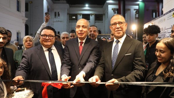 محافظ المنيا يفتتح مسرح ديوان عام المحافظة