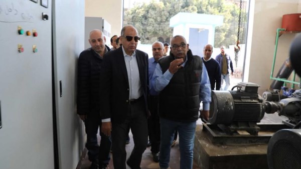 محافظ المنيا يتفقد محطة المياة 