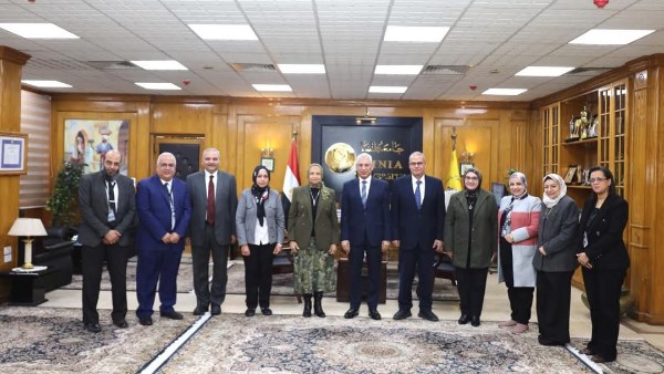 رئيس جامعة المنيا يستقبل فريق الهيئة القومية لضمان جودة التعليم والاعتماد لتقييم كلية الصيدلة رئيس جامعة المنيا يستقبل فريق الهيئة القومية لضمان جودة التعليم والاعتماد لتقييم كلية الصيدلة