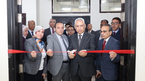 افتتاح المعامل بالجامعة الأهلية 