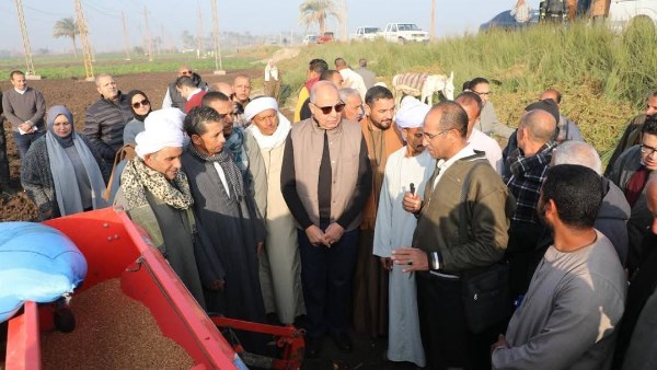محافظ المنيا خلال الجوله 