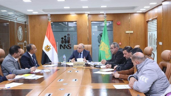 محافظ المنيا يستعرض انجازات ملف تقنين اوضاع املاك الدولة