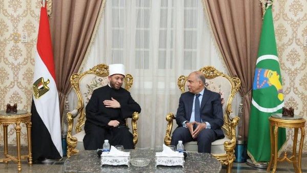 محافظ المنيا يستقبل وزير الأوقاف 