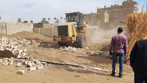  إزالة 35 حالة تعدي ضمن المرحلة الثالثة من الموجة 27 للازالات بأسيوط 