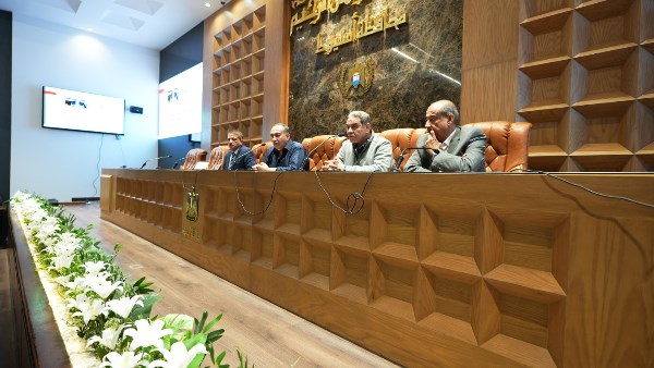 محافظ أسيوط يتابع استعدادات إعادة الانتخابات